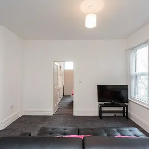 Cherry - Berry Apartment