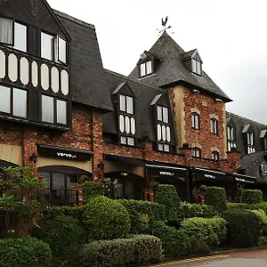 Otel Village Wirral, Bromborough
